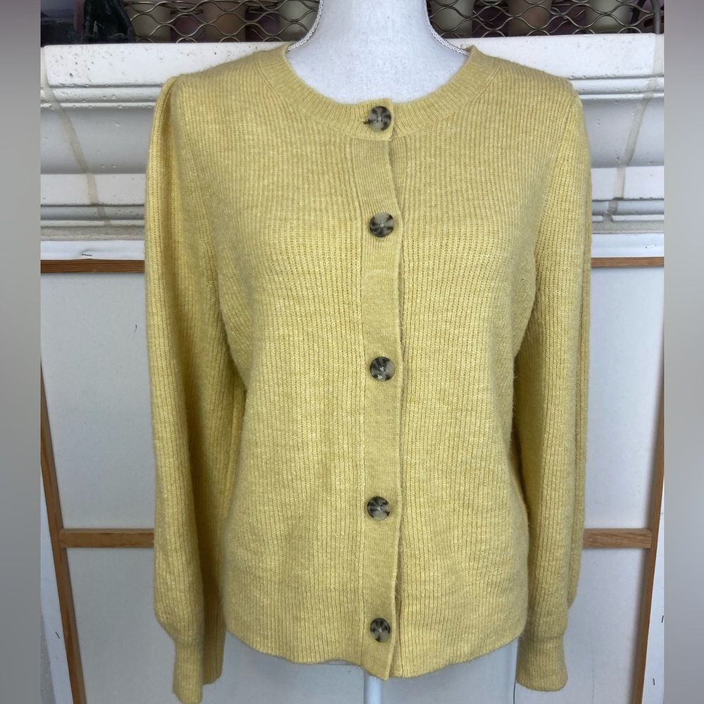 LOFT ultra soft academia ribbed Cardigan cashmere feel wool free!